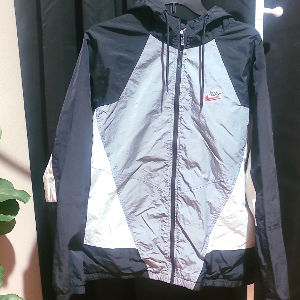 Nike Men's Black and Gray Windbreaker Jacket